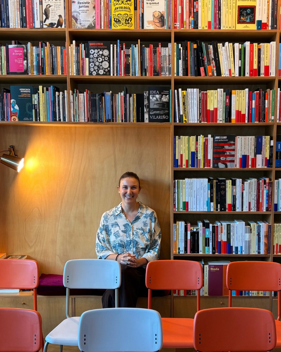 Anna Maffiuletti en la librería